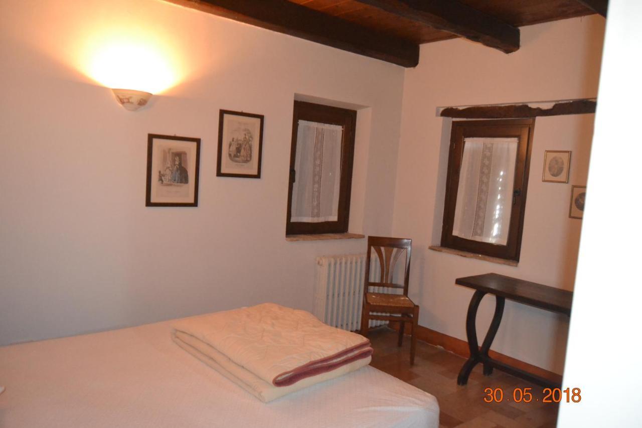 Affitta Camere Il Pettirosso แฟร์โม ภายนอก รูปภาพ