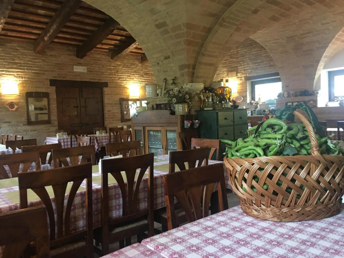 Affitta Camere Il Pettirosso แฟร์โม ภายนอก รูปภาพ